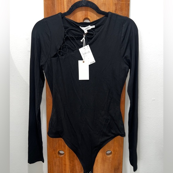 ๐ Good American Good Touch Shoulder Lace Bodysuit - Picture 8 of 14